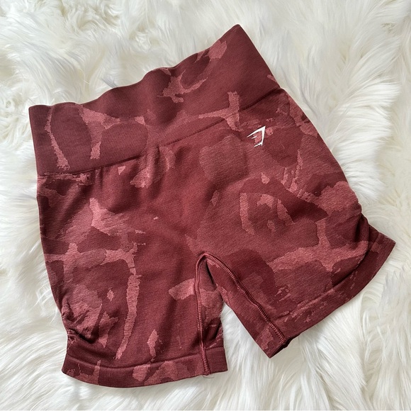 Gymshark Adapt Maroon Camo Biker Shorts Size Small - Picture 1 of 7